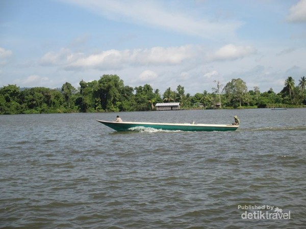 Di Provinsi Termuda Indonesia, ke Mana-mana Lewat Sungai