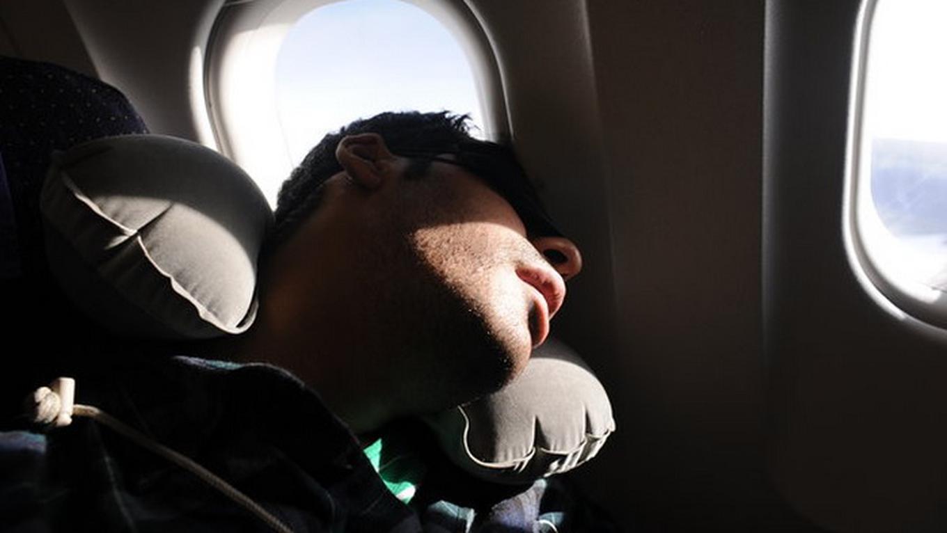 Hindari Tidur saat Take Off dan Landing, Ini Alasan Ilmiahnya