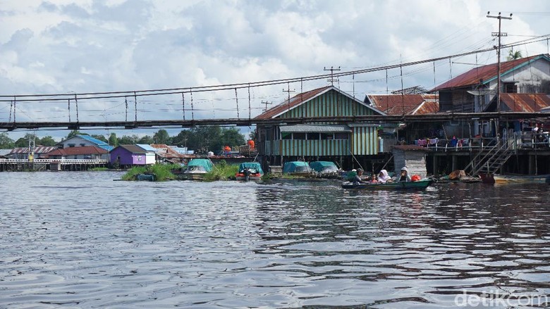Seharian Menyusuri Sungai Terpanjang di Indonesia, Seru!